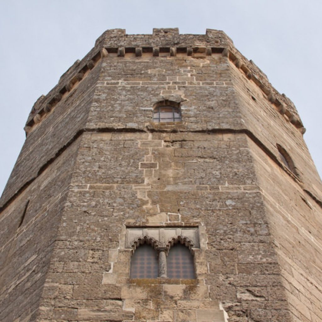 Restauro acceso torre Nueva. Porcuna (Jaén)